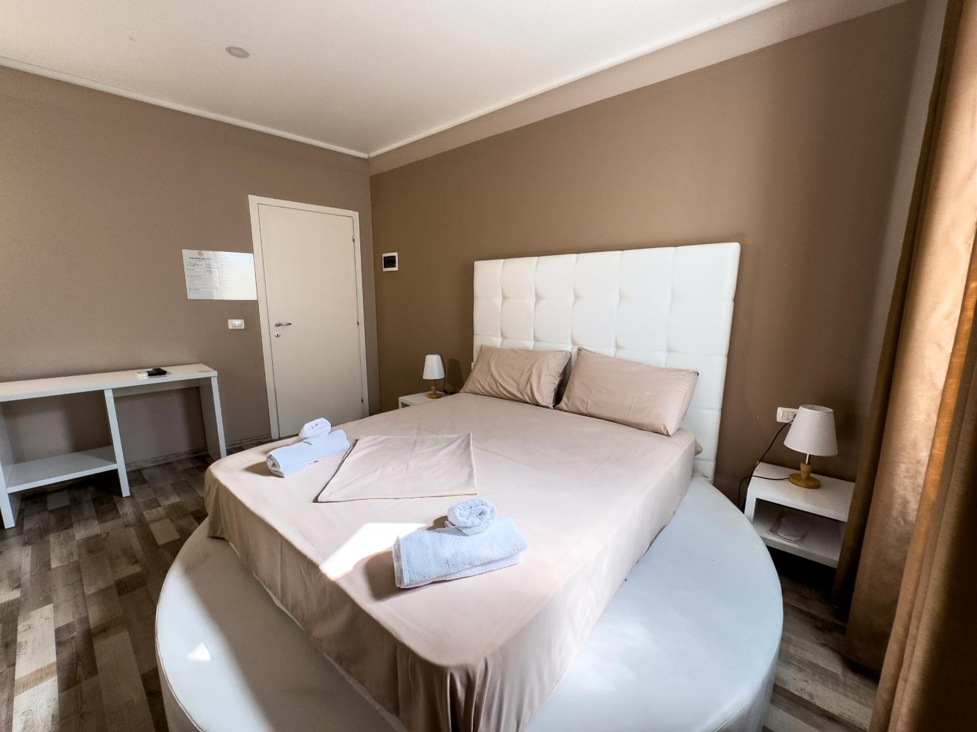 Shkodra Budget Hotel מראה חיצוני תמונה